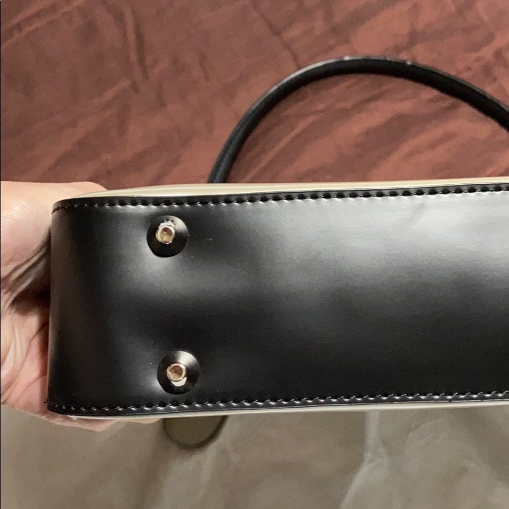 Beijo Handbag. NWOT! - Picture 8 of 16